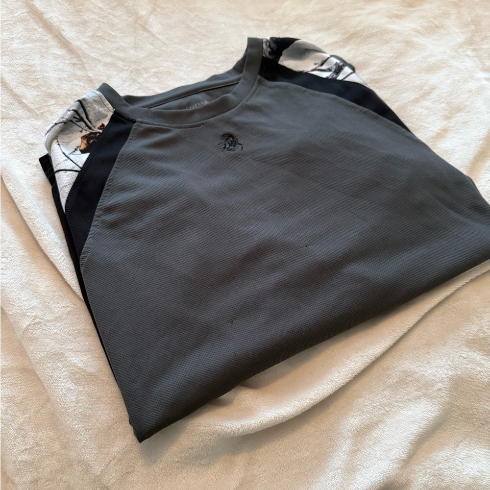 Men’s Large LEGENDARY WHITETAILS Long Sleeve Shirt with Camo Sleeves